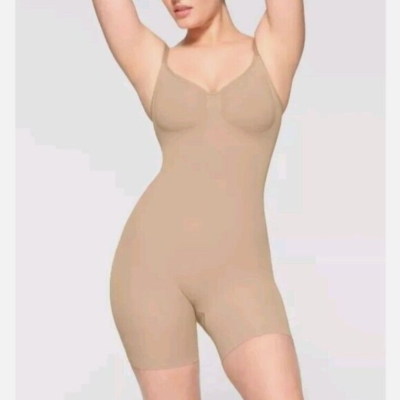 SKIMS Other - NWOT Skims Sculpt Seamless Mid Thigh Bodysuit Size large